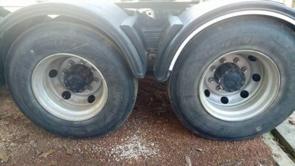 ขาย 950,000 HINO MEGA 320 ปี 47 เครื่องดี เกียร์สมบูณร์ หัวบาง ยางดี คัชซีสวย เอกสารพร้อมโอน รถอยู่ อุดร 090-772-3710 090-772-3708