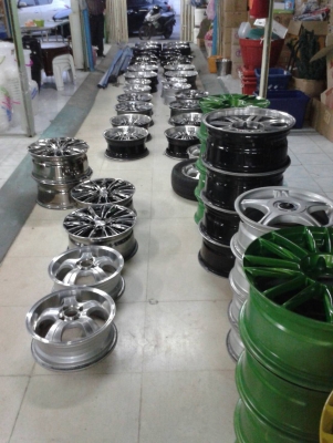 ล้อแม็ก กิโลละ 100 บาท ทุกชุด ล้อแม็ก กิโลละ 100 บาท ทุกชุด