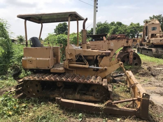 ขาย 99,000 บาท KOMATSU D20-3 เครื่องดี. เกียรดี. โช่หนา. ตีนเป็ด เอกสารชื้อขาย  รถอยู่ กทม โทร&amp;ไอดีไลน์ 0610710285