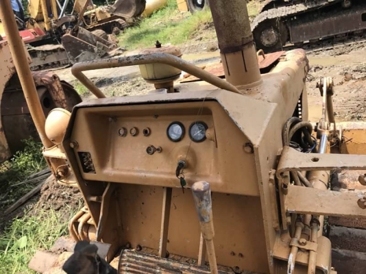 ขาย 99,000 บาท KOMATSU D20-3 เครื่องดี. เกียรดี. โช่หนา. ตีนเป็ด เอกสารชื้อขาย  รถอยู่ กทม โทร&amp;ไอดีไลน์ 0610710285