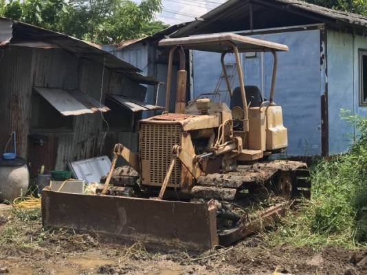 ขาย 99,000 บาท KOMATSU D20-3 เครื่องดี. เกียรดี. โช่หนา. ตีนเป็ด เอกสารชื้อขาย  รถอยู่ กทม โทร&amp;ไอดีไลน์ 0610710285