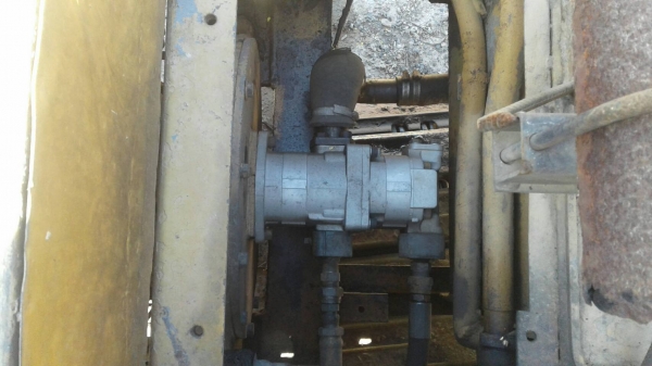 ขายรถแบคโฮ HITACHI UH 02 พร้อมมือคีบ