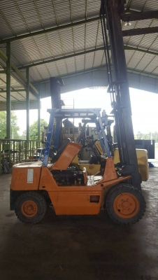 ขายรถโฟร์คลิฟยี่ห้อ TCM 3ตัน ขายรถโฟร์คลิฟยี่ห้อ TCM 3ตัน