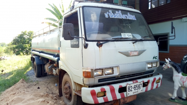 ขายด่วนๆๆๆHINO ซูปเปอร์เสี่ย FC2W 120แรง รถน้ำมัน 9,000ลิตร3ช่อง มีมิเตอร์จ่ายน้ำมัน ช่วงล่างหกยน๊อต ขายด่วนๆๆๆHINO ซูปเปอร์เสี่ย FC2W 120แรง รถน้ำมัน 9,000ลิตร3ช่อง มีมิเตอร์จ่ายน้ำมัน ช่วงล่างหกยน๊อต