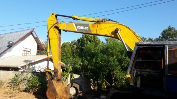 ขาย แบคโฮ KOBELCO SK200-1 เครื่อง 6BG1 เทอร์โบ ช่วงล่างต้องเก็บงาน ขายตามสภาพ เอกสารใบซื้อขาย ราคาต่อรองได้