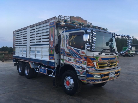 Hino mega เครื่อง 320 แรง ยูโรทู ปี 50 เครื่องเดิม P11C เกียร์เดิม ZF ช่วงล่างเดิมZM 10 น็อต เดิมๆบางๆทุกจุด รถใช้น้อย 360,000 โลแท้ๆ ยางเรเดียนR157 ดีทุกเส้น ภายในสภาพสวยใหม่ มีระบบลากจูง น้ำหนักเบา 10.80 ตัน