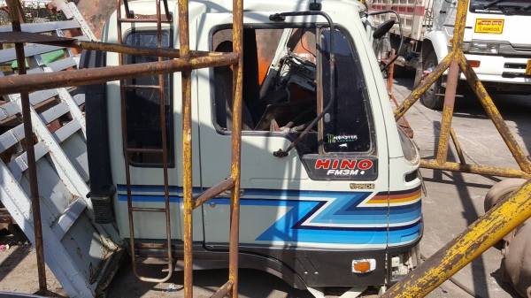 ขาย หัวเก๋ง HINO FM3M โดนด้านซ้ายมา ขายตามสภาพครับ