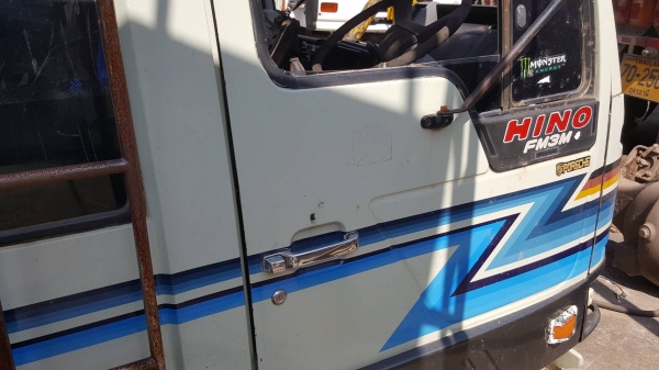 ขาย หัวเก๋ง HINO FM3M โดนด้านซ้ายมา ขายตามสภาพครับ
