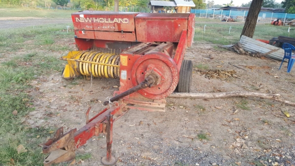 ขายเครื่องอัดฟาง รุ่นนิวฮอลแลน 276