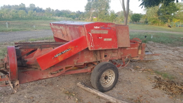 ขายเครื่องอัดฟาง รุ่นนิวฮอลแลน 276