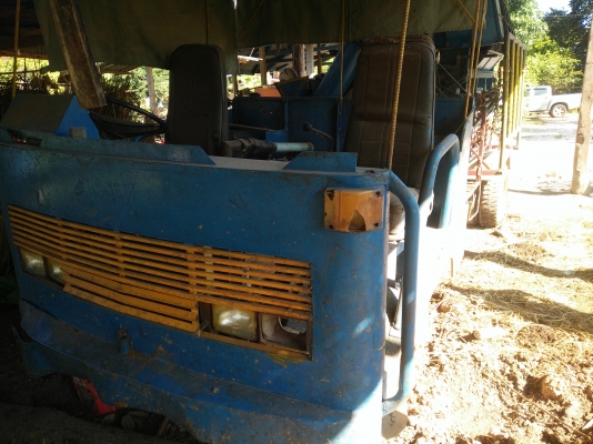 ขายรถนวดข้าว  6 ล้อ ตู้นวด  6 ฟุต เครื่อง isuzu 6bb1