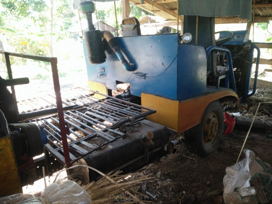 ขายรถนวดข้าว  6 ล้อ ตู้นวด  6 ฟุต เครื่อง isuzu 6bb1