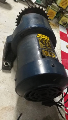 1,800บ.ส่งถึงบ้านฟรีโทร 083-2000058 LINE ID: line832923 มอเตอร์เกียร์ทดยี่ห้อ MITSUBISHI ขนาด 200W. 
