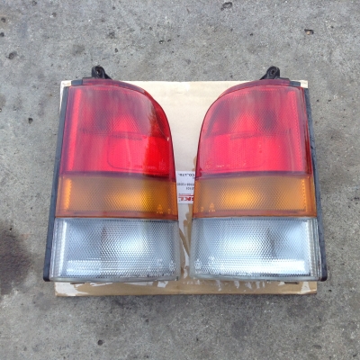 ขายไฟท้ายนิสสันNV 1คู่