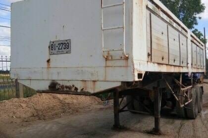 ขาย 650,000 บาท HINO ZM 260 แรง 2 เพลา +เชมิดั้ม 2 คาน ยาว 7.5 เมตร เครื่อง K13D-260 แรง หัวบาง ยางดี คัสชีสวย เอกสารเล่มทะเบียน  สินค้าอยู่  ศรีสะเกษ โทร090-772-3708,090-772-3710