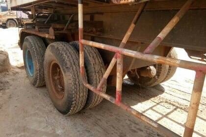 ขาย 650,000 บาท HINO ZM 260 แรง 2 เพลา +เชมิดั้ม 2 คาน ยาว 7.5 เมตร เครื่อง K13D-260 แรง หัวบาง ยางดี คัสชีสวย เอกสารเล่มทะเบียน  สินค้าอยู่  ศรีสะเกษ โทร090-772-3708,090-772-3710