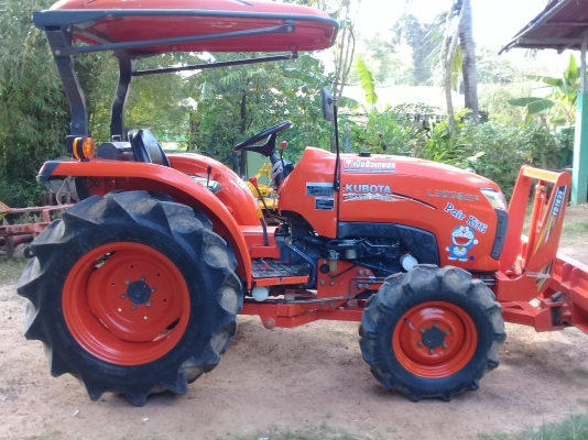 ขายรถไถ รุ่น 3608SP ปี 58  รถบ้านสภาพสวยอุปกรณ์ 3 อย่าง ชั่วโมงงานน้อย