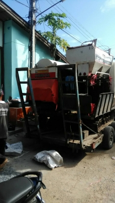 165000บาทรถเกี่ยวพร้อมเทลเลอร์ 165000บาทรถเกี่ยวพร้อมเทลเลอร์