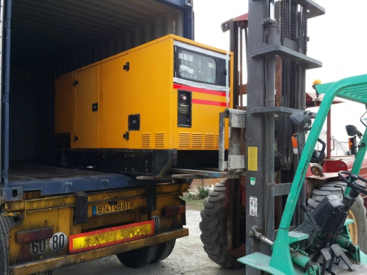 ขายเครื่องปั่นไฟ cat 60 kva,sdmo 60 kva ,cat 3208 นำเข้าเองจากยุโรป สนใจติดต่อคุณแอน 096-9602224 ค่ะ