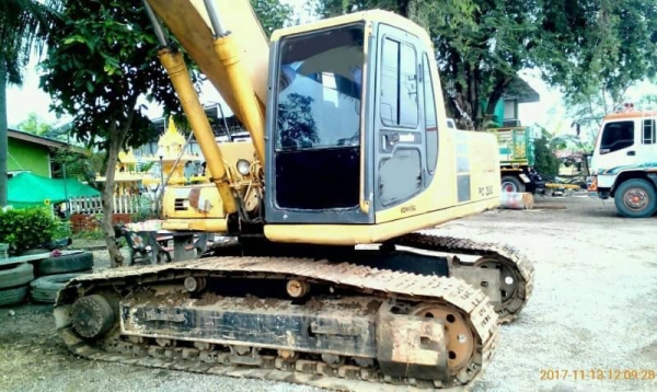 ขาย 750,000 KOMATSU Pc 200-6 S/N 93,250 เครื่องดี ปั้มแรง  เอวแน่น ช่วงล่างสวย พร้อมใช้งาน เอกสารเล่มทะเบียน รถใช้งานอยู่ นครประฐม 090-772-3710 090-772-3708