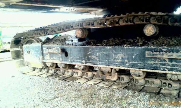 ขาย 750,000 KOMATSU Pc 200-6 S/N 93,250 เครื่องดี ปั้มแรง  เอวแน่น ช่วงล่างสวย พร้อมใช้งาน เอกสารเล่มทะเบียน รถใช้งานอยู่ นครประฐม 090-772-3710 090-772-3708