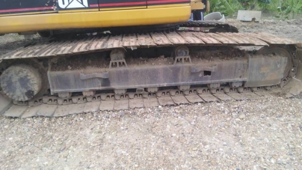 ขาย 635,000 CAT 320 V 2 ไฟฟ้าครบ  เครื่องดี ปั้มแรง เอวแน่น ช่วงล่างสวย เอกสารเล่มทะเบียน รถอยู่ นครปฐม 090-772-3710 090-772-3708