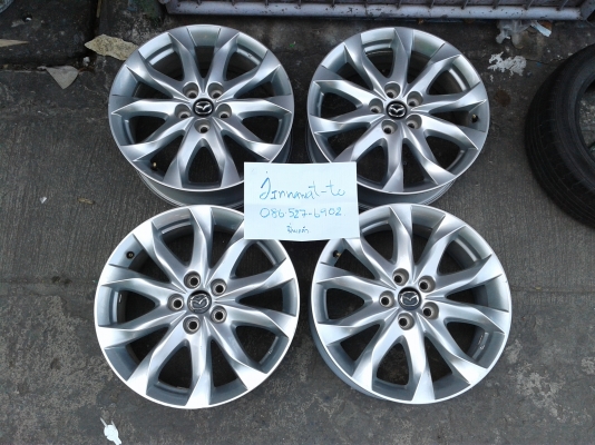 แม็ก New Mazda3 ขอบ 18-5-114.3  กว้าง 7 นิ้ว ET50  ไม่คดไม่ดุ้ง เดิมๆ3วง  อีก1วง เก็บงานดุ้งเล็กๆ(ด้านหลัง) มาเรียบร้อยแล้ว ใช้งานปกติ ราคา4วง 6,500 บาท