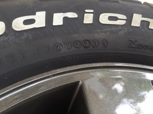 ล้อขอบ16 สีเทาดำ ยางBF MUD Km2 265/75/16 สภาพสวย ทั้งชุด ล้อขอบ16 สีเทาดำ ยางBF MUD Km2 265/75/16 สภาพสวย ทั้งชุด