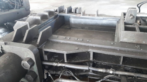 เครื่องอัดเศษเหล็ก ขนาด 200 ตัน ลูกอัดขนาด 300X300X300