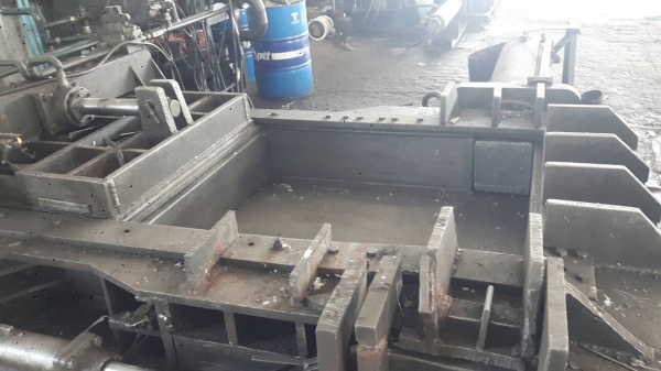 เครื่องอัดเศษเหล็ก ขนาด 200 ตัน ลูกอัดขนาด 300X300X300