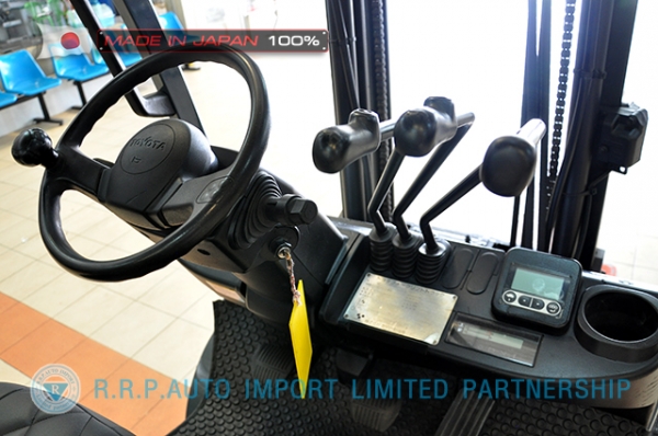 ขายรถโฟล์คลิฟท์มือสอง TOYOTA รุ่น 8FG18-31116 นำเข้าจากประเทศญี่ปุ่น 100\% ไม่เคยใช้งานในไทย