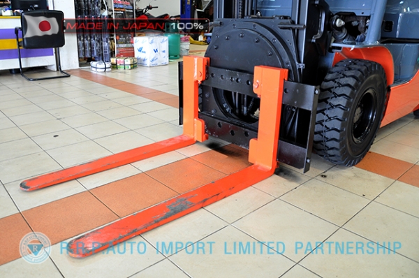 ขายรถโฟล์คลิฟท์มือสอง TOYOTA รุ่น 8FG18-31116 นำเข้าจากประเทศญี่ปุ่น 100\% ไม่เคยใช้งานในไทย