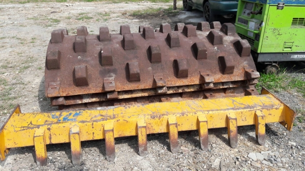 เปลือกหนามรถบด ใช้ใด้ทุกรุ่น สภาพดีพร้อมใช้