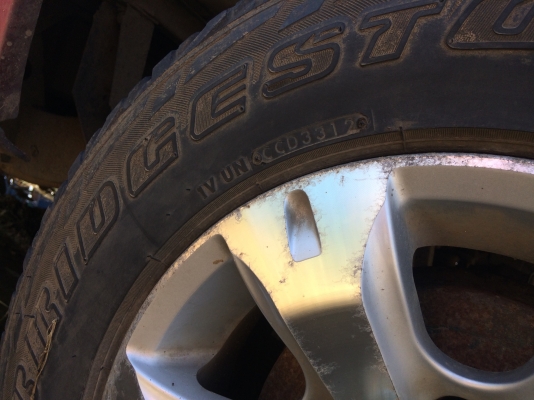 แม็กพร้อมยาง ขอบ 15 4500 บาท ‭089-252-4530‬ มงคล