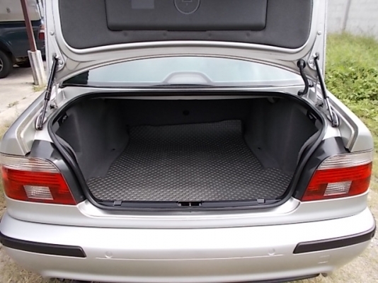 e39 530i m sport แท้ๆ (หายาก) ปี04 ไม่เคยติดก๊าซ ไม่เคยชนหนัก เครื่องแรง ช่วงล่างแน่นๆ กระจกข้างm