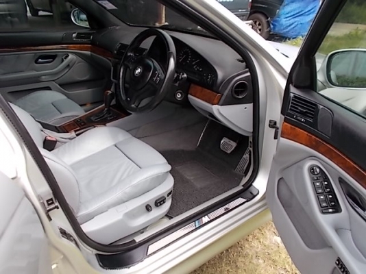 e39 530i m sport แท้ๆ (หายาก) ปี04 ไม่เคยติดก๊าซ ไม่เคยชนหนัก เครื่องแรง ช่วงล่างแน่นๆ กระจกข้างm