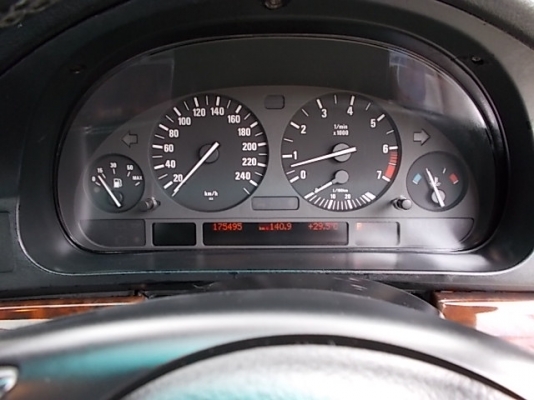 e39 530i m sport แท้ๆ (หายาก) ปี04 ไม่เคยติดก๊าซ ไม่เคยชนหนัก เครื่องแรง ช่วงล่างแน่นๆ กระจกข้างm