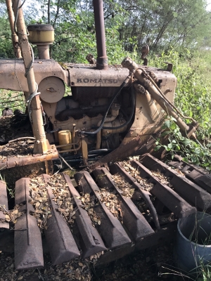 ืขายด่วน รถแท๊คเตอร komatsu d2/6 ตีนซูปเปอร์ ใช้ดันบ่อ  ใบมีด สไลด์ได้ เครืองดี ขาย 100000