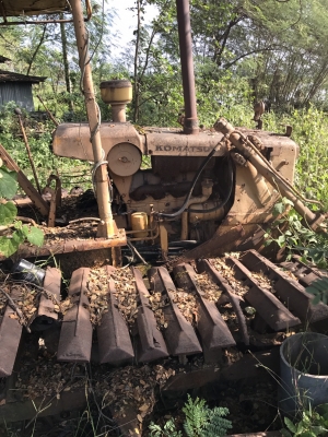 ืขายด่วน รถแท๊คเตอร komatsu d2/6 ตีนซูปเปอร์ ใช้ดันบ่อ  ใบมีด สไลด์ได้ เครืองดี ขาย 100000