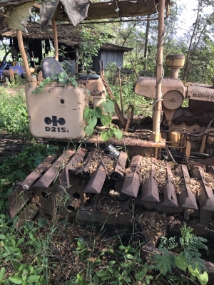ืขายด่วน รถแท๊คเตอร komatsu d2/6 ตีนซูปเปอร์ ใช้ดันบ่อ  ใบมีด สไลด์ได้ เครืองดี ขาย 100000