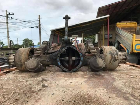 ขายเสื้อเพลา zm ยกแท่นพร้อมแหนบเฟื่องท้ายครบชุด