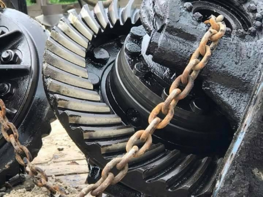 ขายเสื้อเพลา zm ยกแท่นพร้อมแหนบเฟื่องท้ายครบชุด