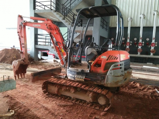 ขาย คูโบต้า pc 30 ปี 57 มือเดียวป้ายแดง 2พันกว่าชม.