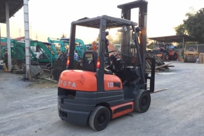 ขาย รถฟอร์คลิฟท์ TOYOTA รุ่น6 1.8ตัน เสา 6 เมตร เครื่องเบนซิน เก่าญี่ปุ่น โทร.090-986-2521 อ๊อบ