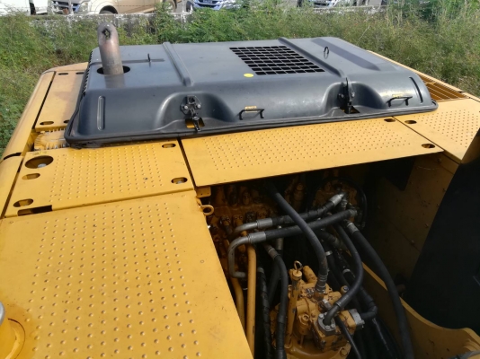 ขายรถแบคโฮ รถจากเมโทรแคต สภาพสวย ติดต่อ 085-6814121 (สิทธิชัย)