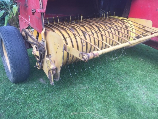 ขาย นิวฮอนแลน 276 พร้อมใช้งาน ครับ  ราคา 125,000 อยู่ อ.เมือง จ.สุรินทร์  091-0206555 เอิร์ทครับ