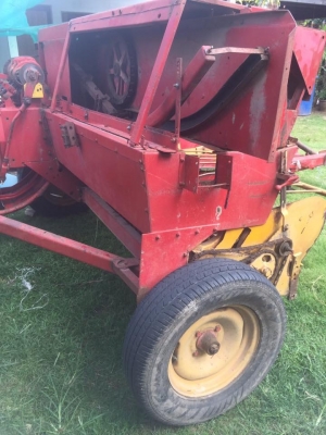 ขาย นิวฮอนแลน 276 พร้อมใช้งาน ครับ  ราคา 125,000 อยู่ อ.เมือง จ.สุรินทร์  091-0206555 เอิร์ทครับ