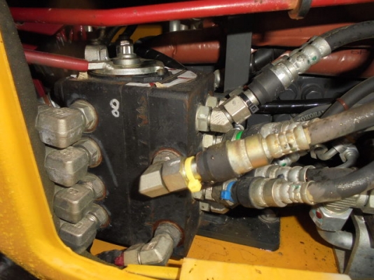 สั่งนำเข้า Komatsu PC30MR-3  062 709 1747