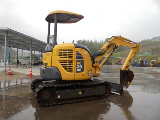 สั่งนำเข้า Komatsu PC30MR-3  062 709 1747