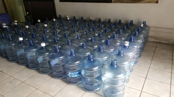 ขายถังน้ำพลาสติกใส มือสองสภาพดี ขายถังน้ำพลาสติกใส มือสองสภาพดี